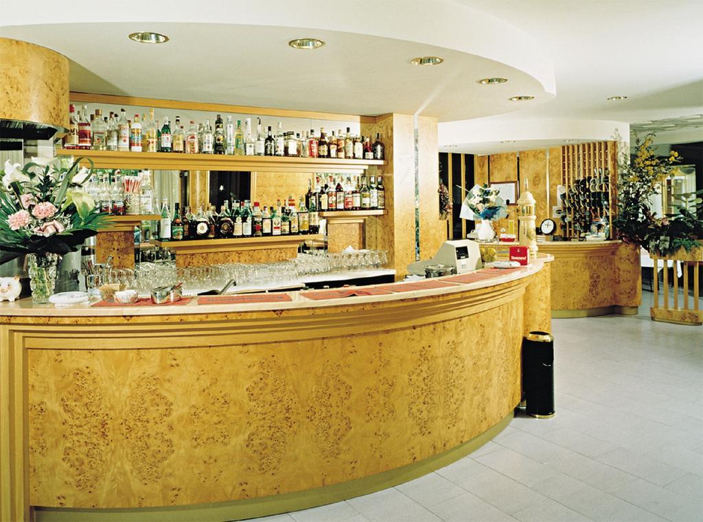 Hotel Aquila D'Oro Misano Adriatico Luaran gambar