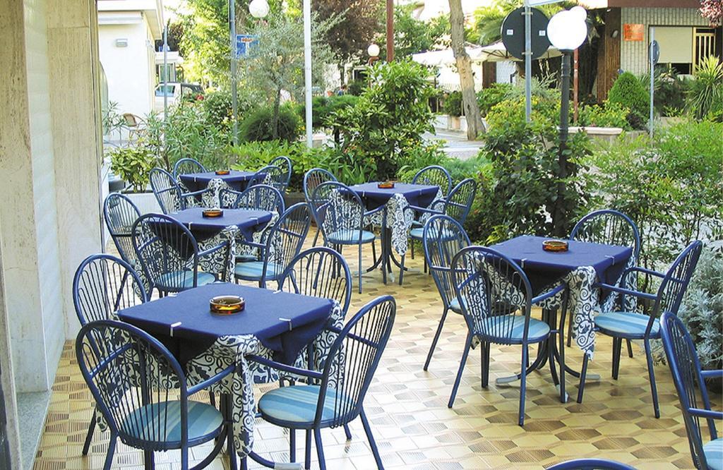Hotel Aquila D'Oro Misano Adriatico Luaran gambar