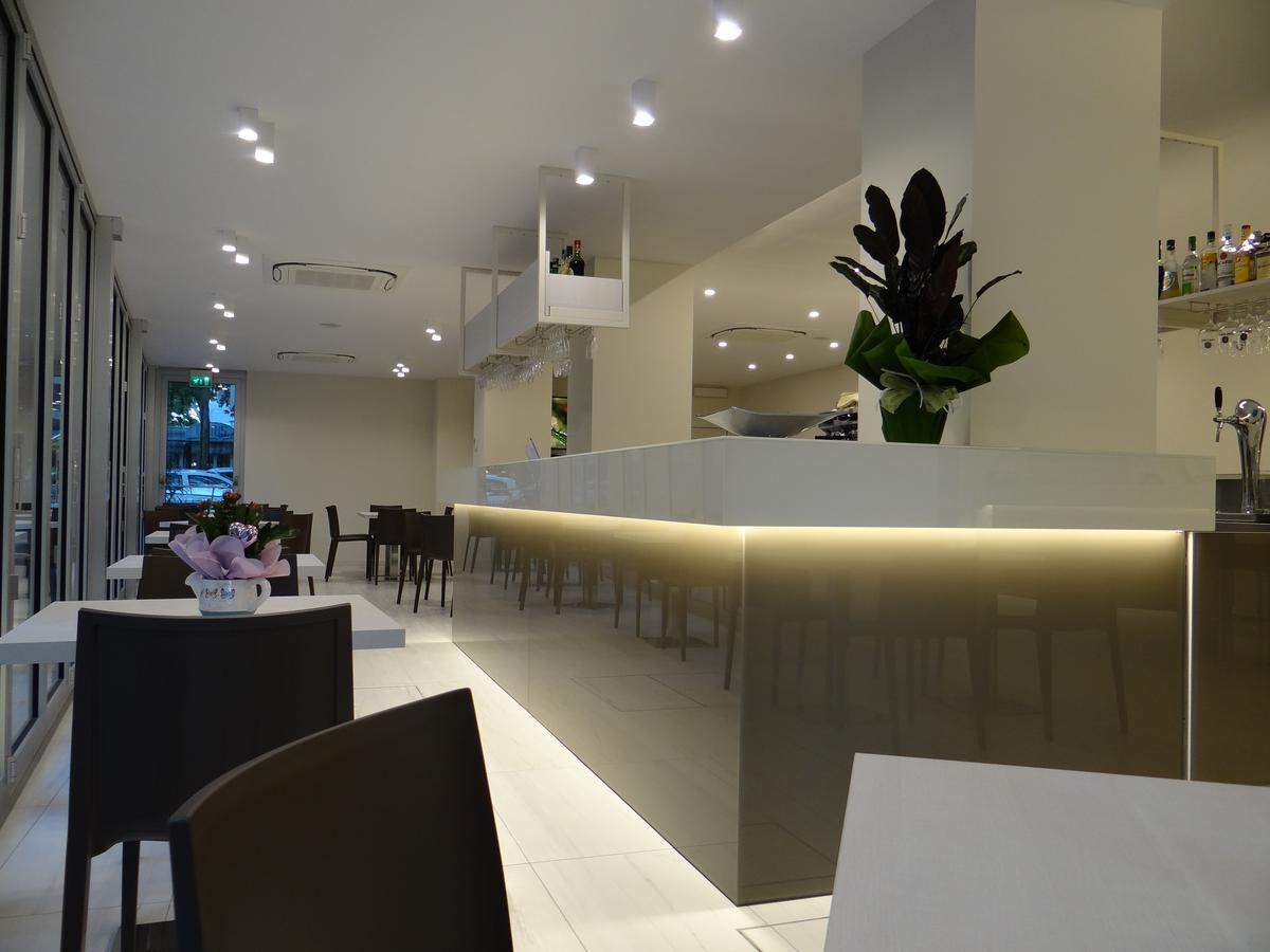 Hotel Aquila D'Oro Misano Adriatico Luaran gambar